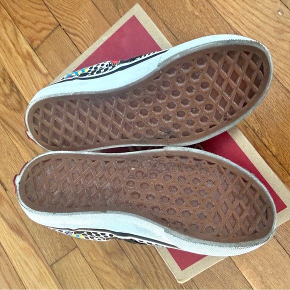 Vans Classic Slip-on Shark Week Kids Vans Size 12 Phin/True Wht - Picture 6 of 7